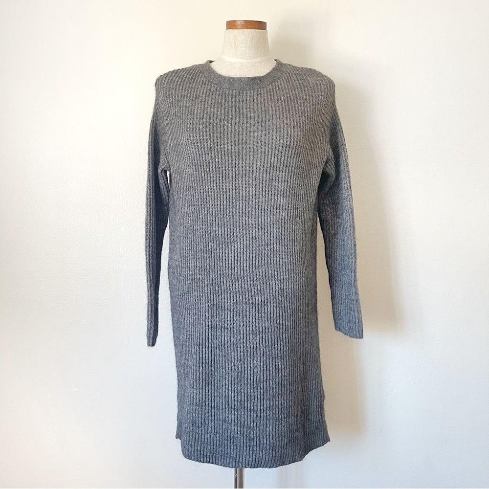 J. Crew Gray Ribbed sweater Low Back size Small